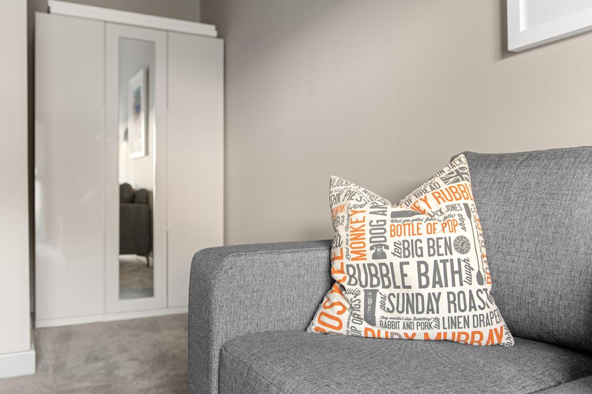 Brand New 1-Bed Flat Steps From Clifton Ntu Campus Villa Nottingham Buitenkant foto