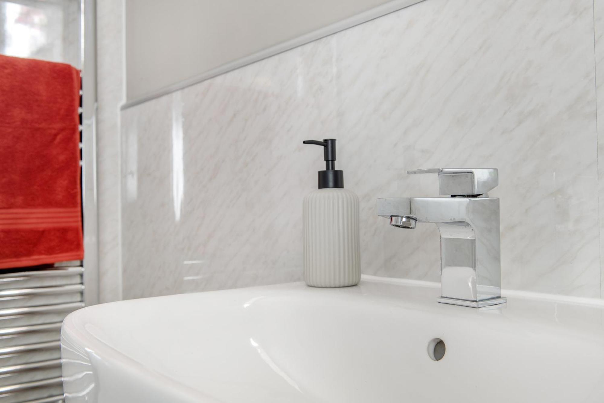 Brand New 1-Bed Flat Steps From Clifton Ntu Campus Villa Nottingham Buitenkant foto